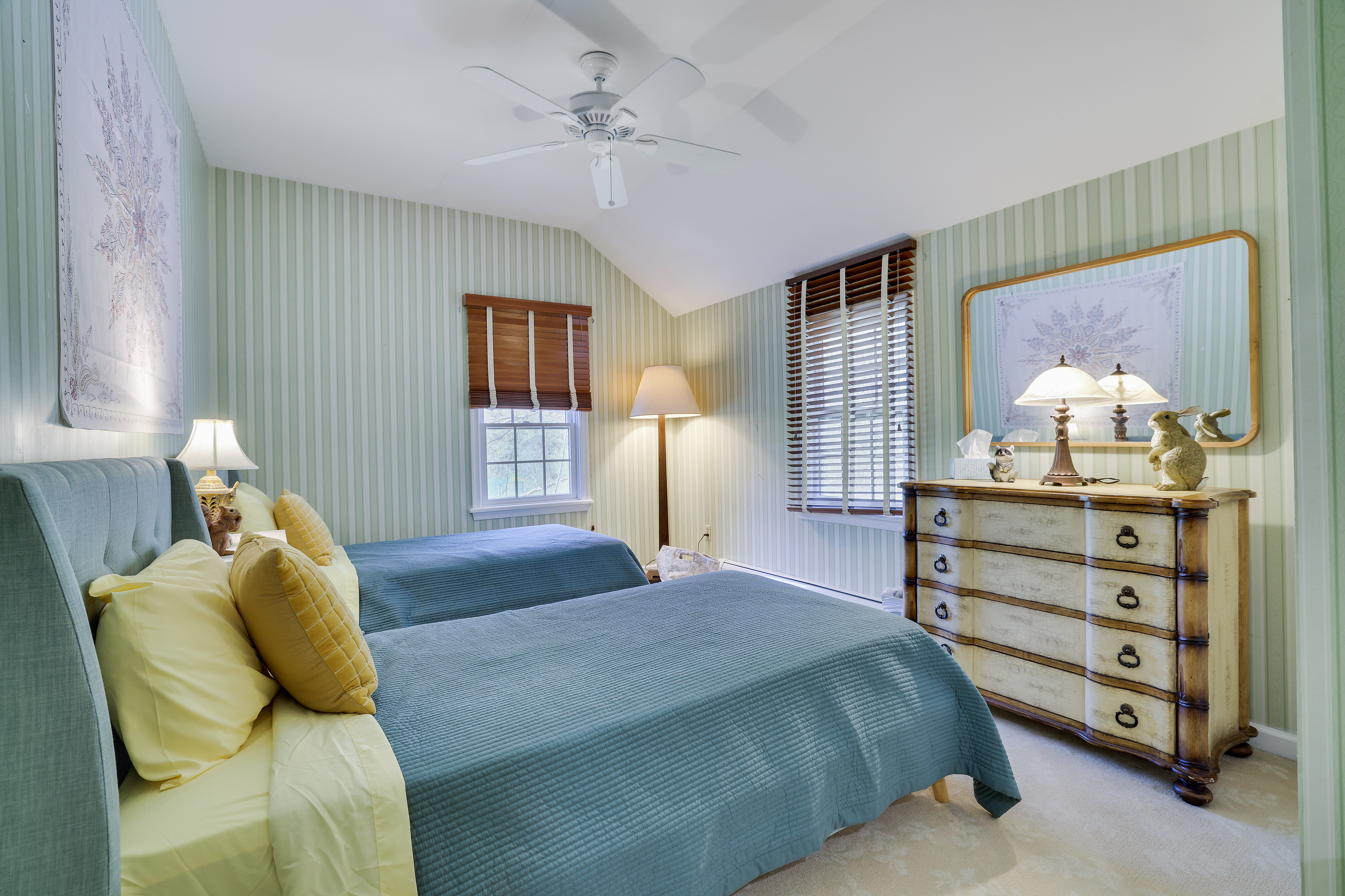 Meadow (2 twins)(Carriage House)