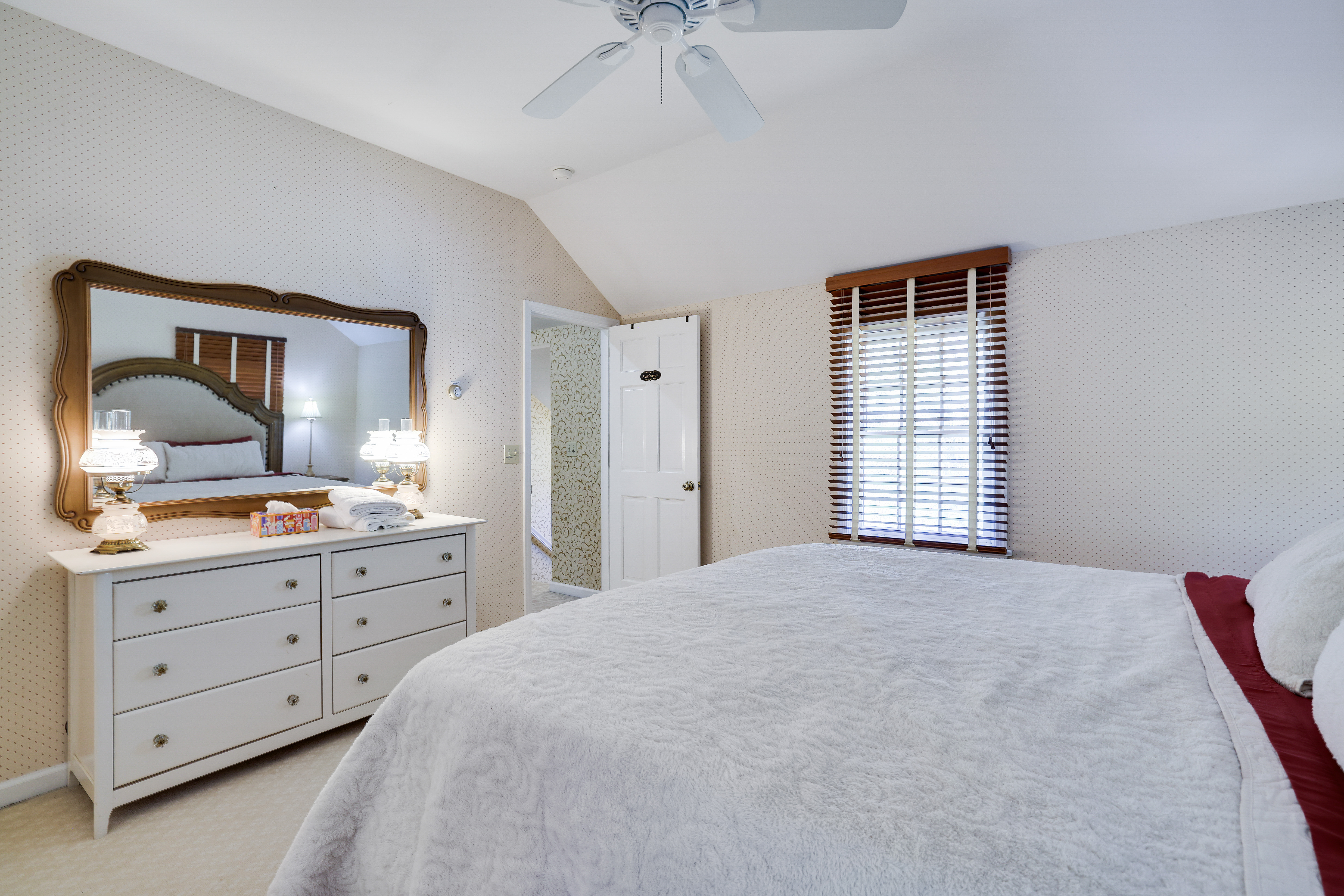 Sundowner (king)(Carriage House)