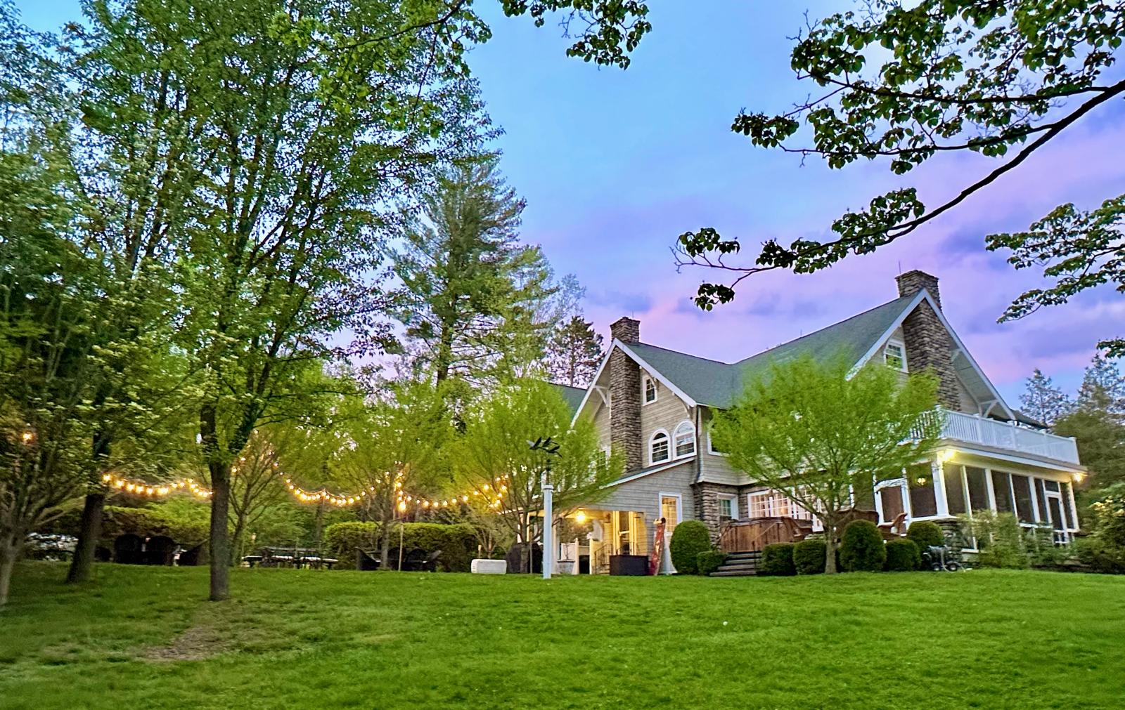 Versatile Spaces to gather for groups of all sizes